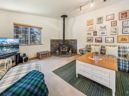 980 Kekin Street, South Lake Tahoe, CA 96150 Photo