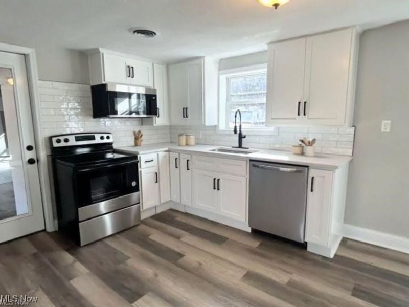 2511 Sherr Avenue SE, Canton, OH 44707 Photo 3