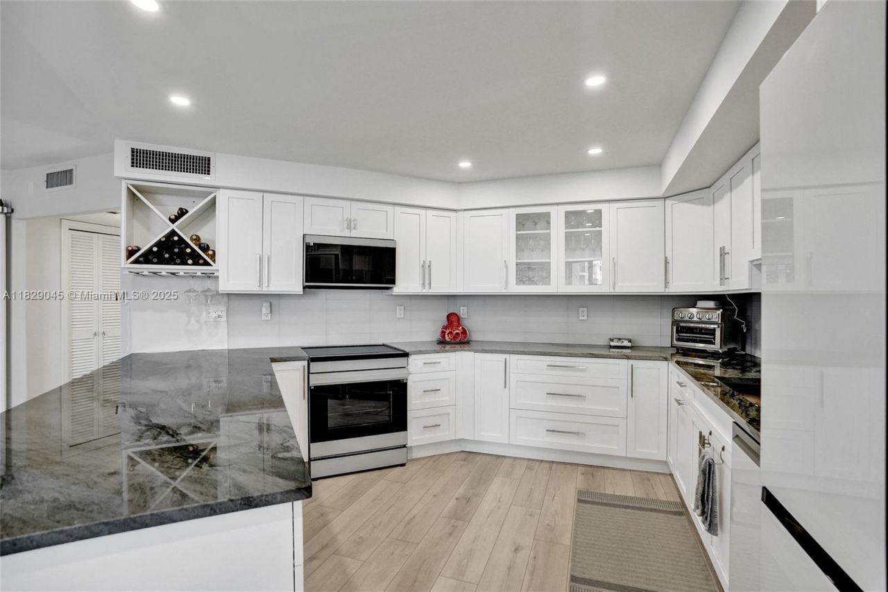 1340 S Ocean Blvd, Unit 403, Pompano Beach, FL 33062 Photo