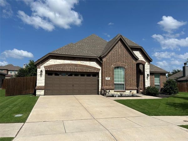 1566 Country Crest Drive, Waxahachie, TX 75165