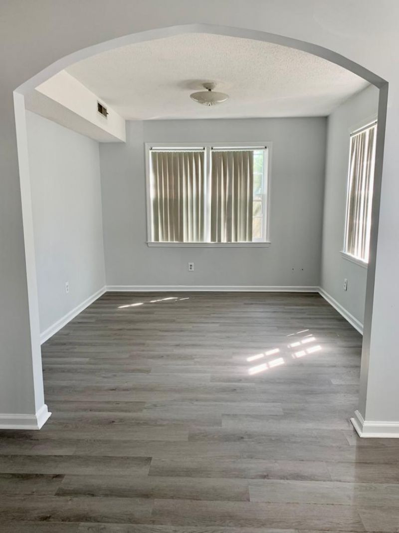 105 S Merriman Road Photo 11