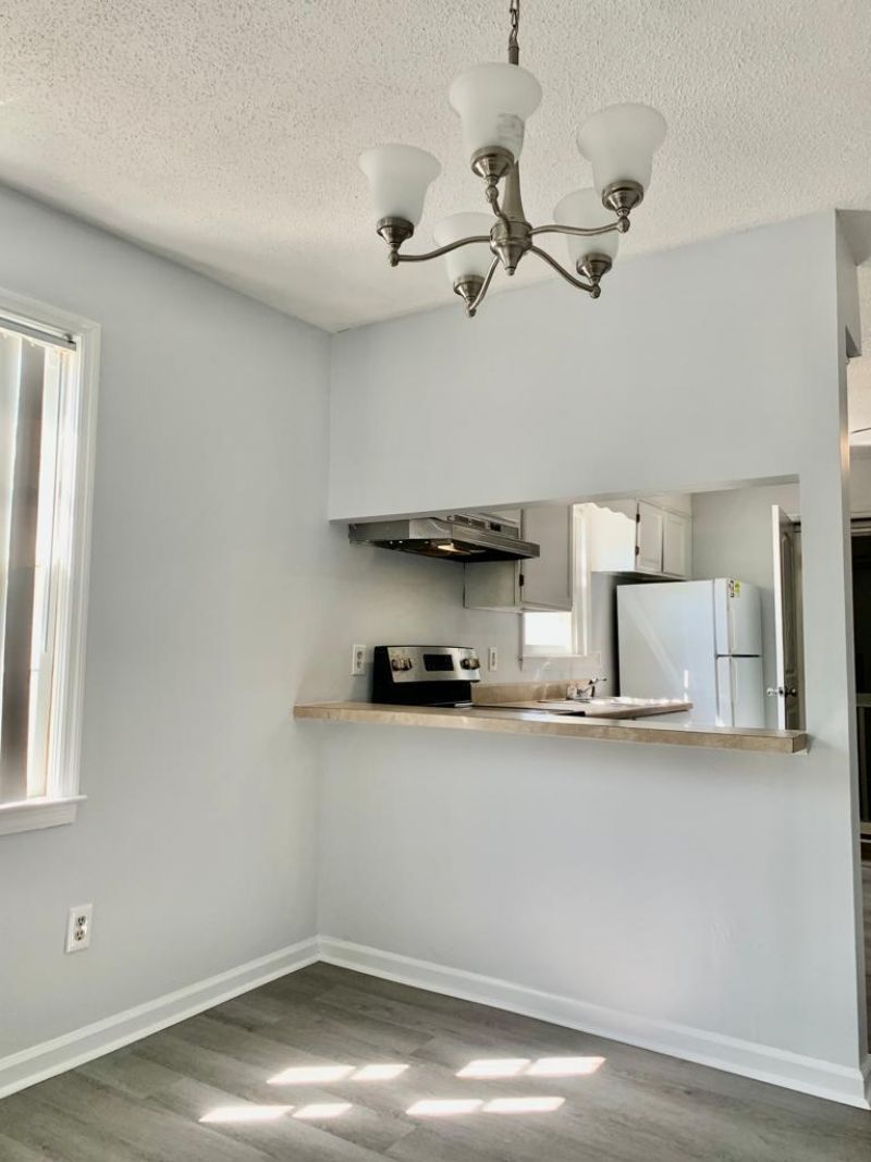 105 S Merriman Road Photo 17