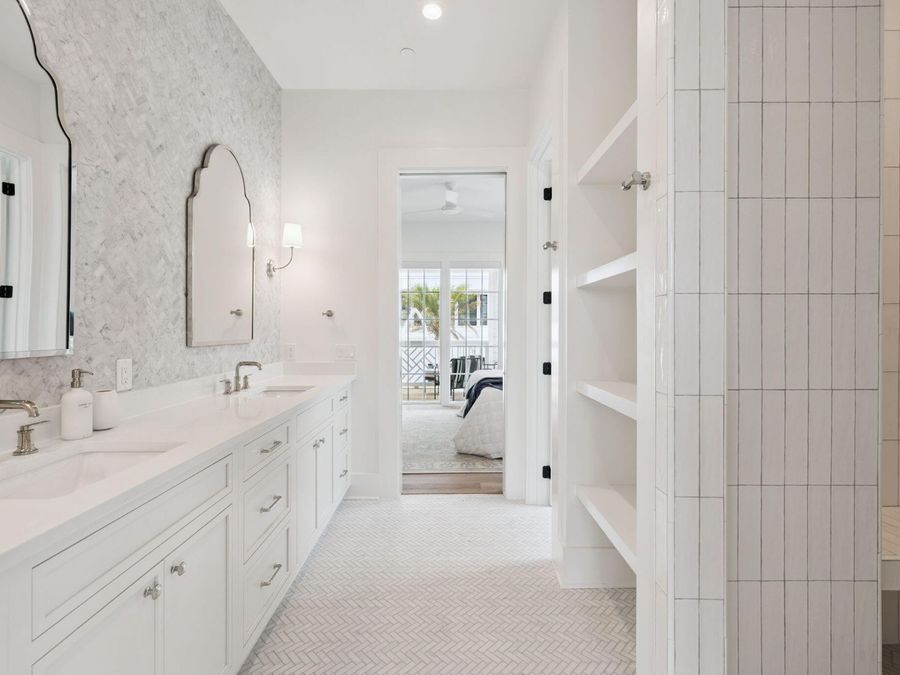 Property Image 100
