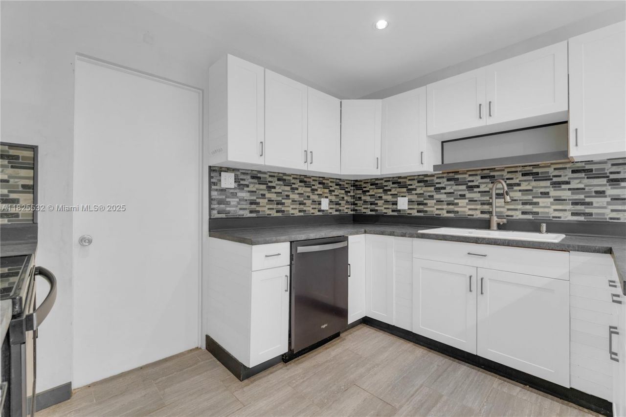 6915 NW 17th St, Margate, FL 33063 Photo