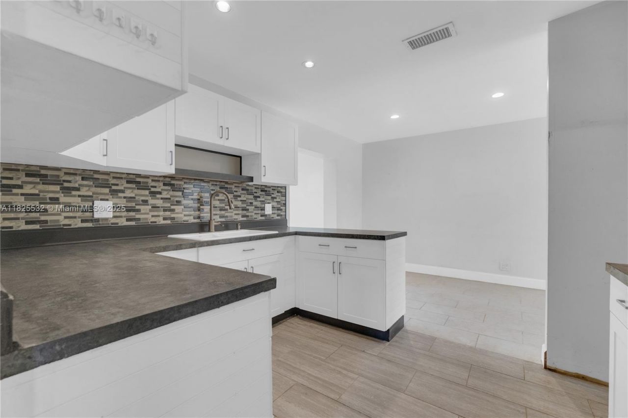 6915 NW 17th St, Margate, FL 33063 Photo