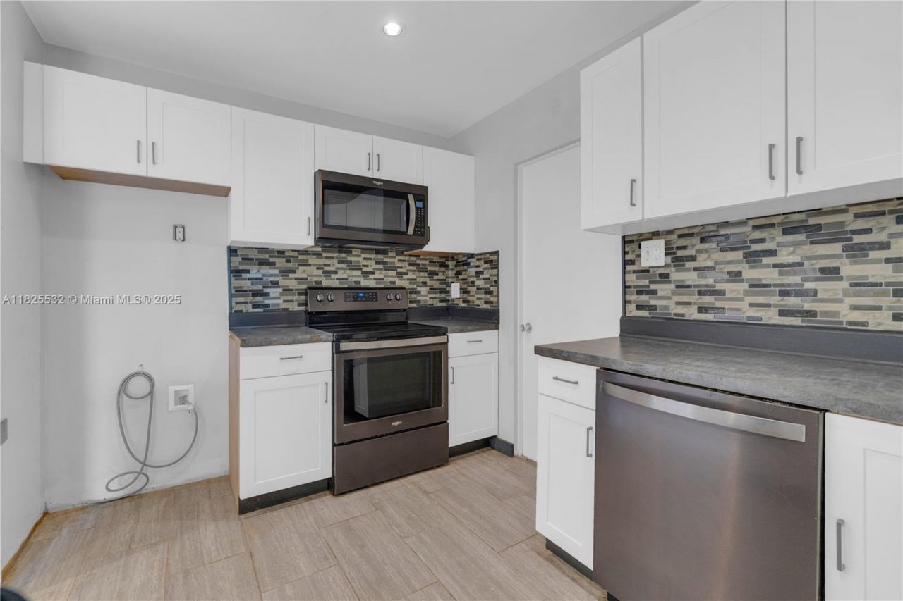 6915 NW 17th St, Margate, FL 33063 Photo