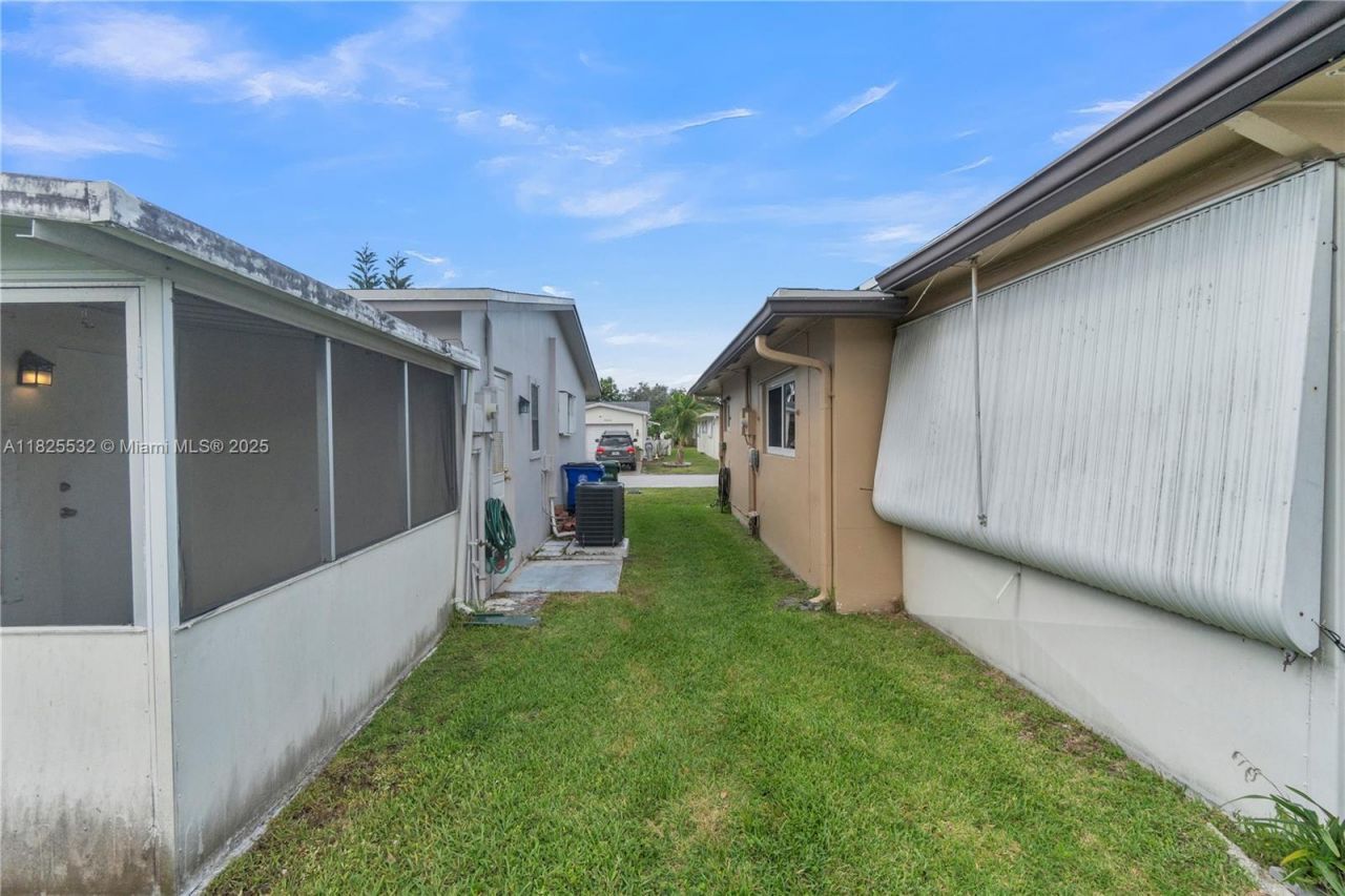 6915 NW 17th St, Margate, FL 33063 Photo