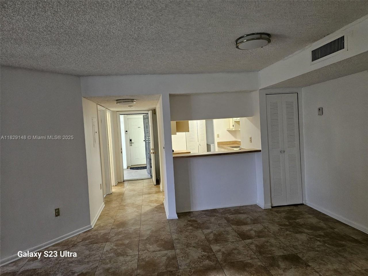 907 NE 199th St, Unit 106, Miami, FL 33179 Photo