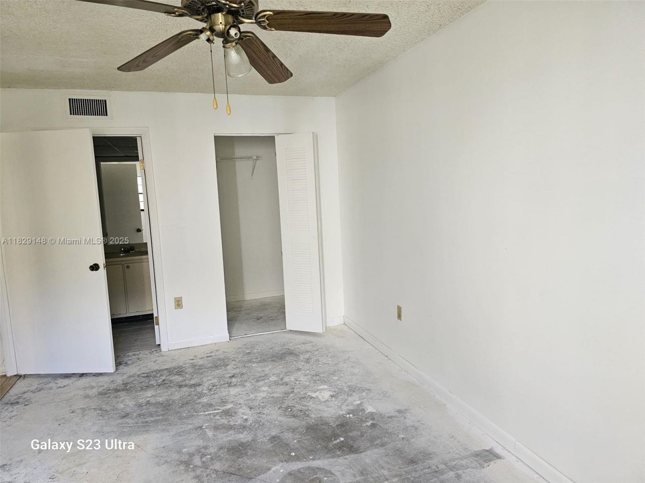 907 NE 199th St, Unit 106, Miami, FL 33179 Photo