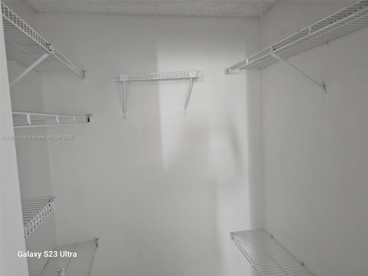 907 NE 199th St, Unit 106, Miami, FL 33179 Photo