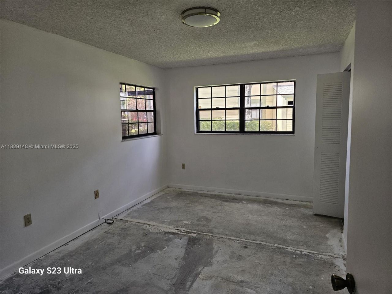 907 NE 199th St, Unit 106, Miami, FL 33179 Photo