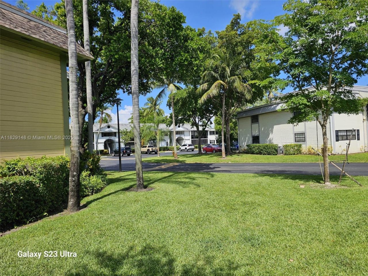 907 NE 199th St, Unit 106, Miami, FL 33179 Photo