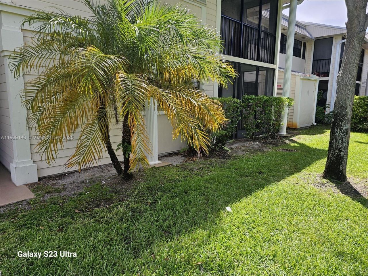 907 NE 199th St, Unit 106, Miami, FL 33179 Photo