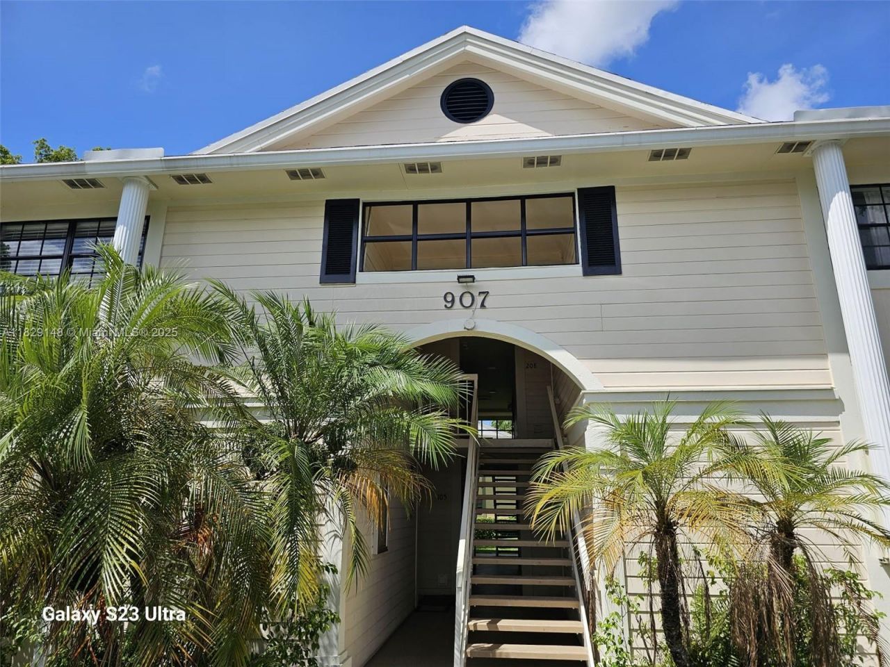 907 NE 199th St, Unit 106, Miami, FL 33179 Photo