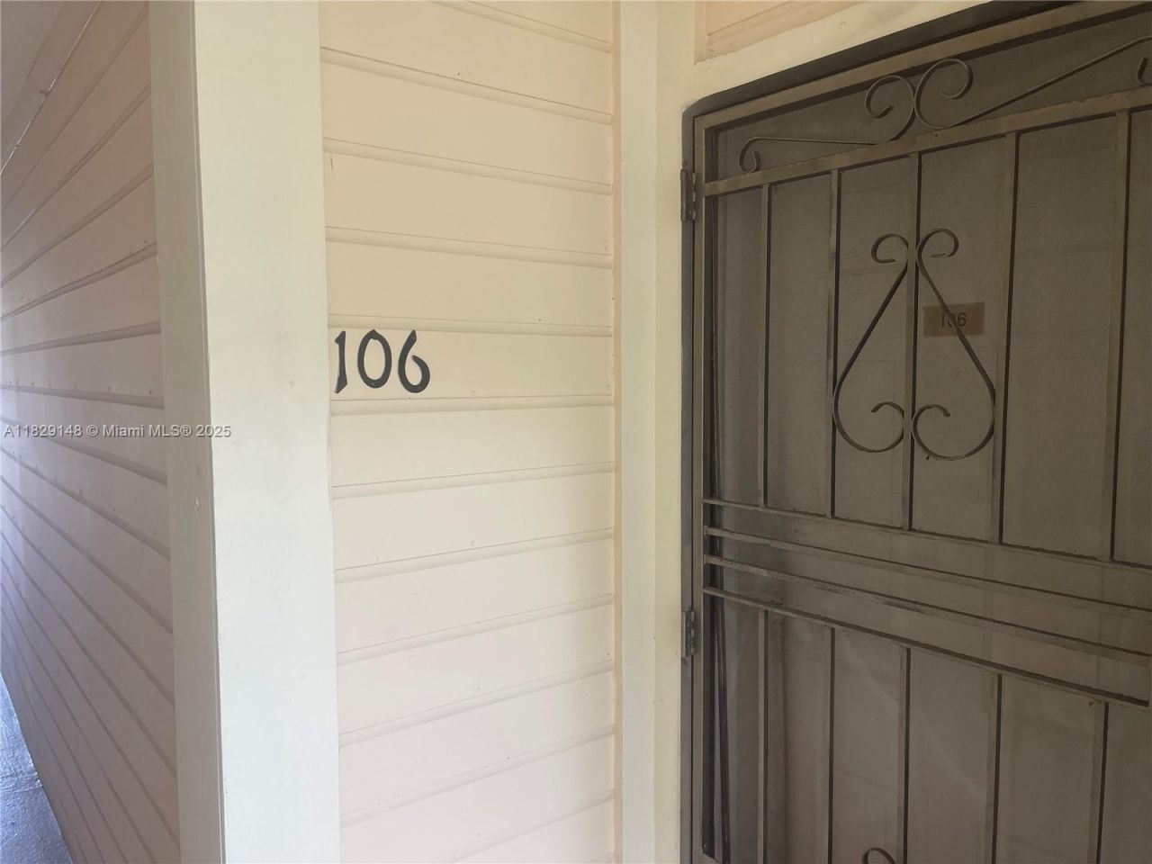 907 NE 199th St, Unit 106, Miami, FL 33179 Photo