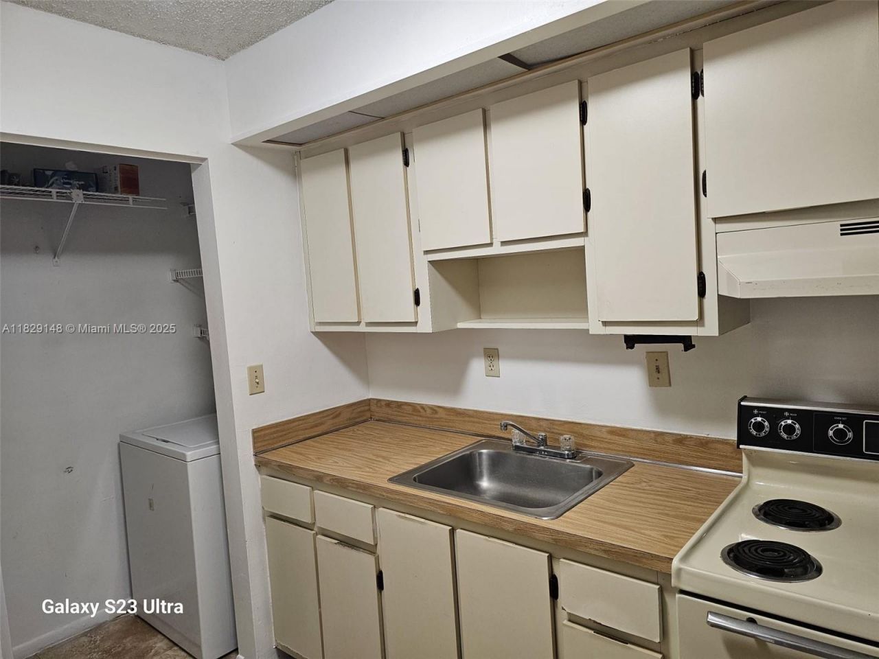 907 NE 199th St, Unit 106, Miami, FL 33179 Photo