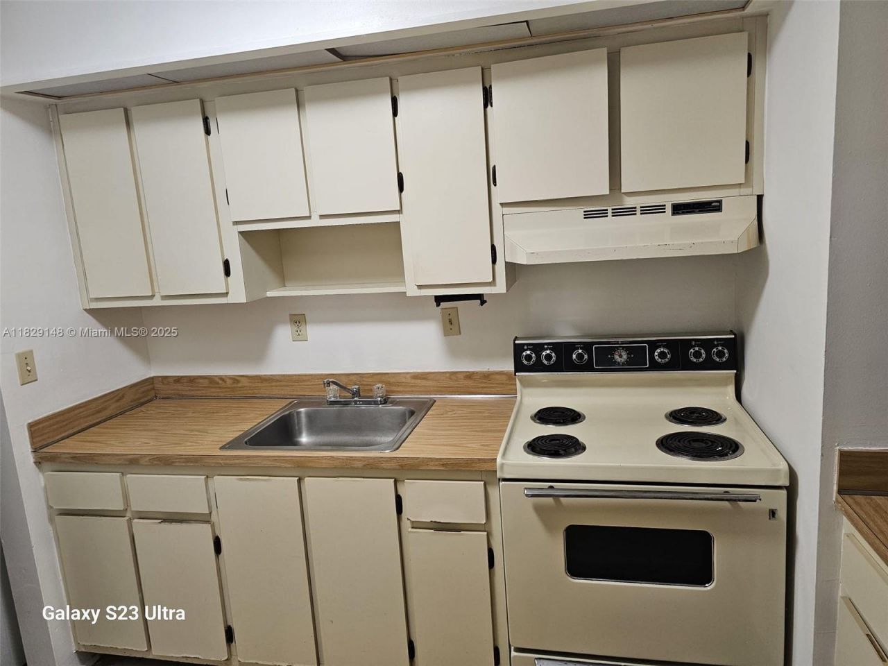 907 NE 199th St, Unit 106, Miami, FL 33179 Photo