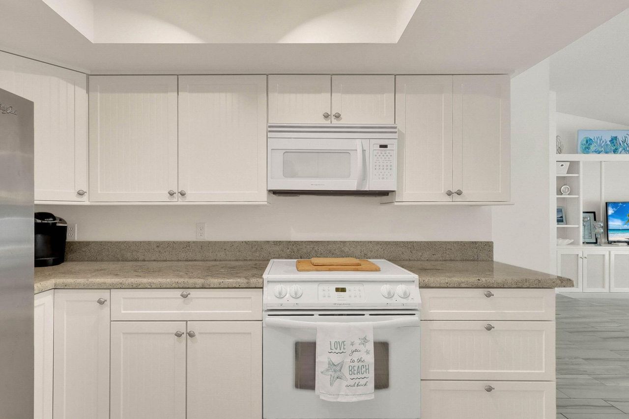 3824 SE Fairway E, Stuart, FL 34997 Photo