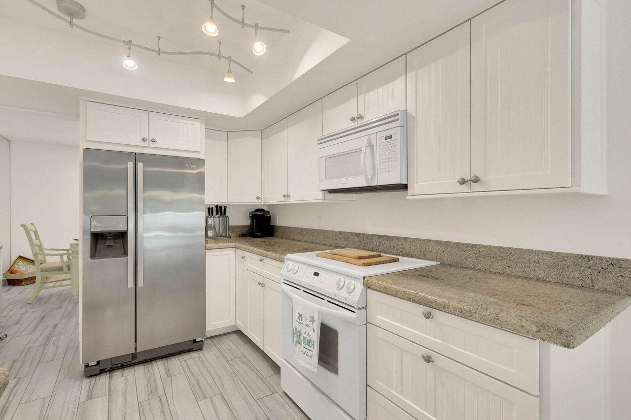 3824 SE Fairway E, Stuart, FL 34997 Photo