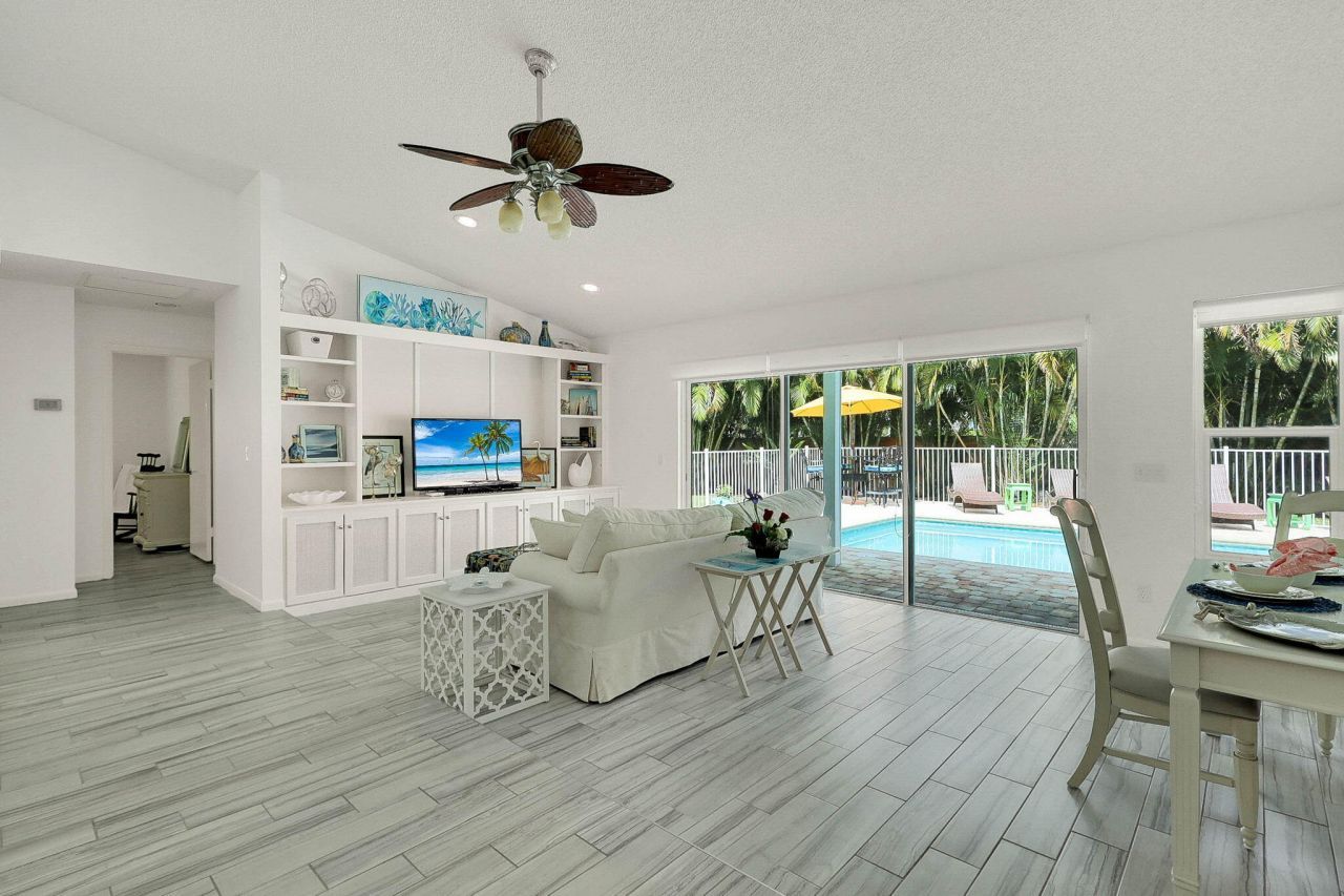 3824 SE Fairway E, Stuart, FL 34997 Photo