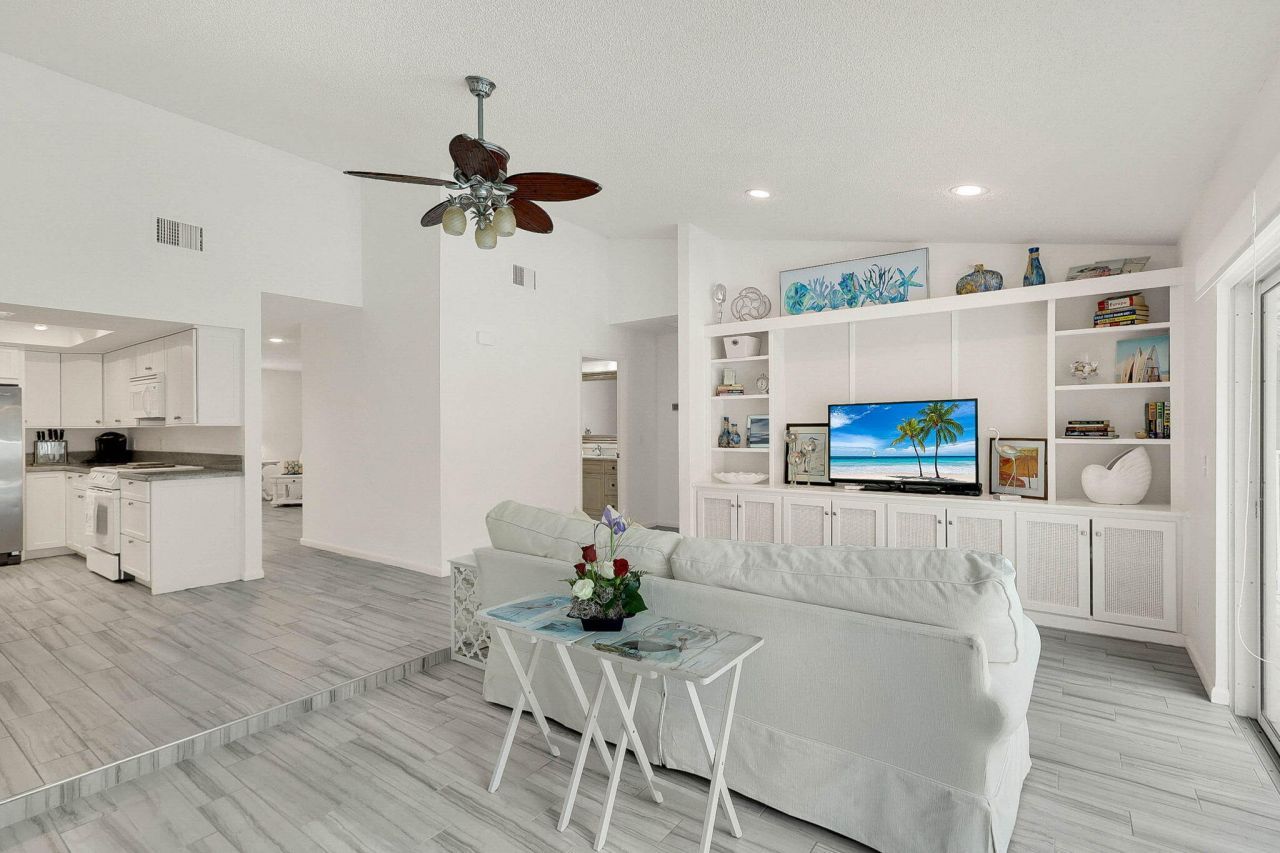 3824 SE Fairway E, Stuart, FL 34997 Photo