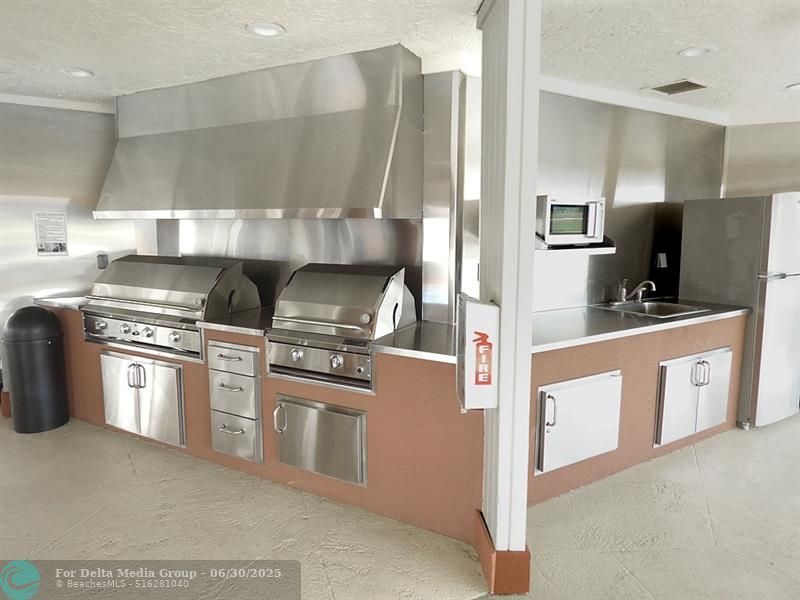 9400 N Hollybrook Lake Drive, Unit 105, Pembroke Pines, FL 33025 Photo