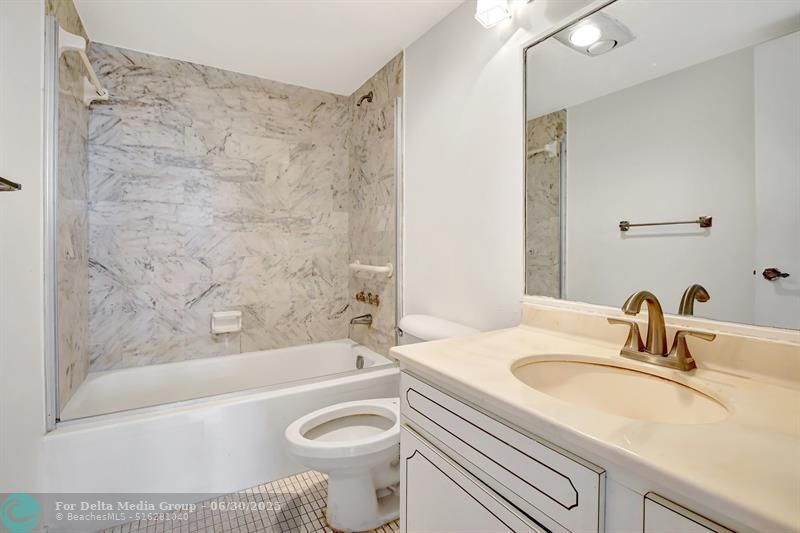 9400 N Hollybrook Lake Drive, Unit 105, Pembroke Pines, FL 33025 Photo