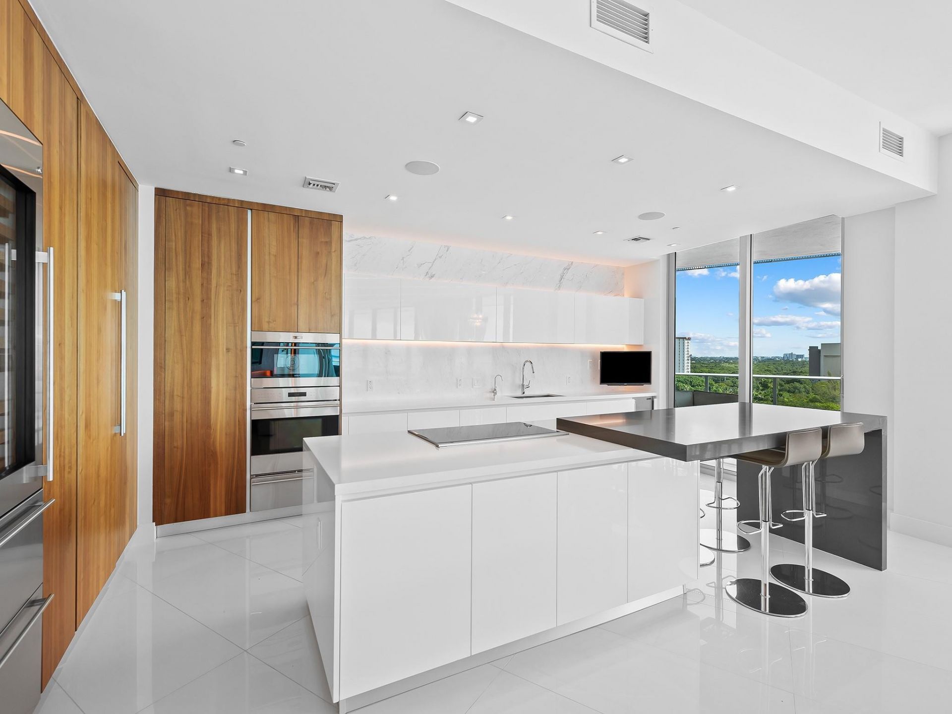 701 N Fort Lauderdale Beach Boulevard, Unit 902, Fort Lauderdale, FL 33304 Photo