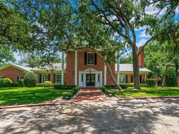 2825 Lake Air Drive, Waco, TX 76710