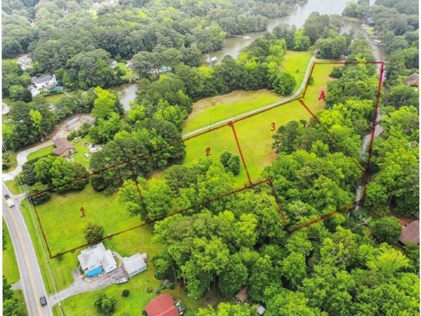 1404 Seaford Road, Seaford, VA 23696