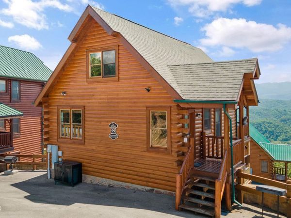 2326 Top Of The World Drive, Sevierville, TN 37876