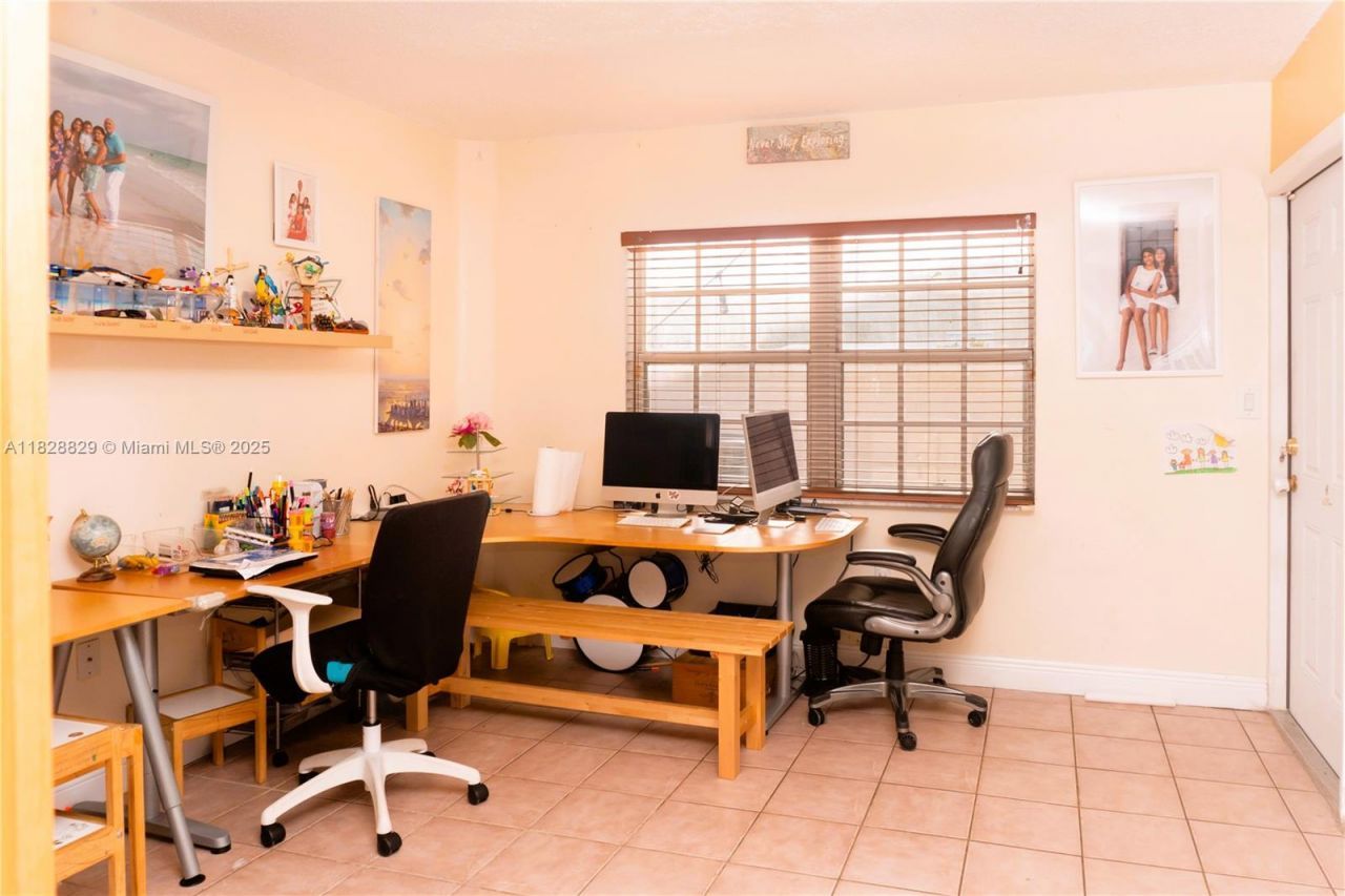 7081 SW 158th Ct, Miami, FL 33193 Photo