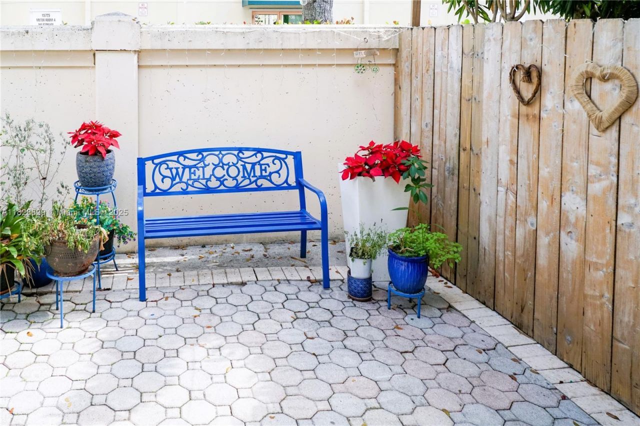 7081 SW 158th Ct, Miami, FL 33193 Photo