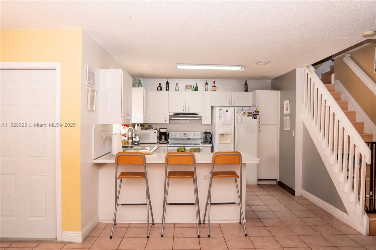 7081 SW 158th Ct, Miami, FL 33193 Photo