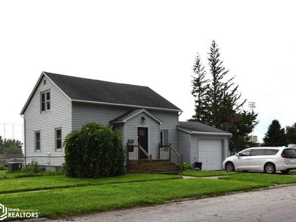 1544 Division Street, Webster City, IA 50595