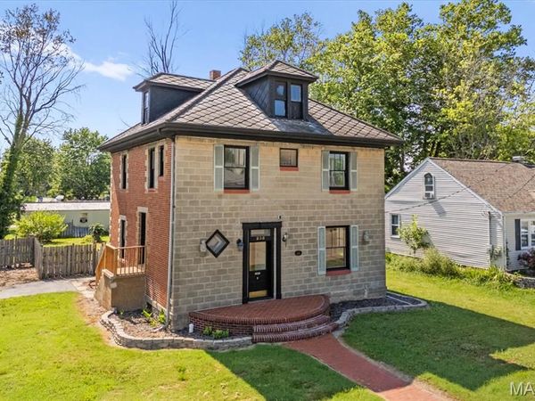 235 N Moore Street, Waterloo, IL 62298