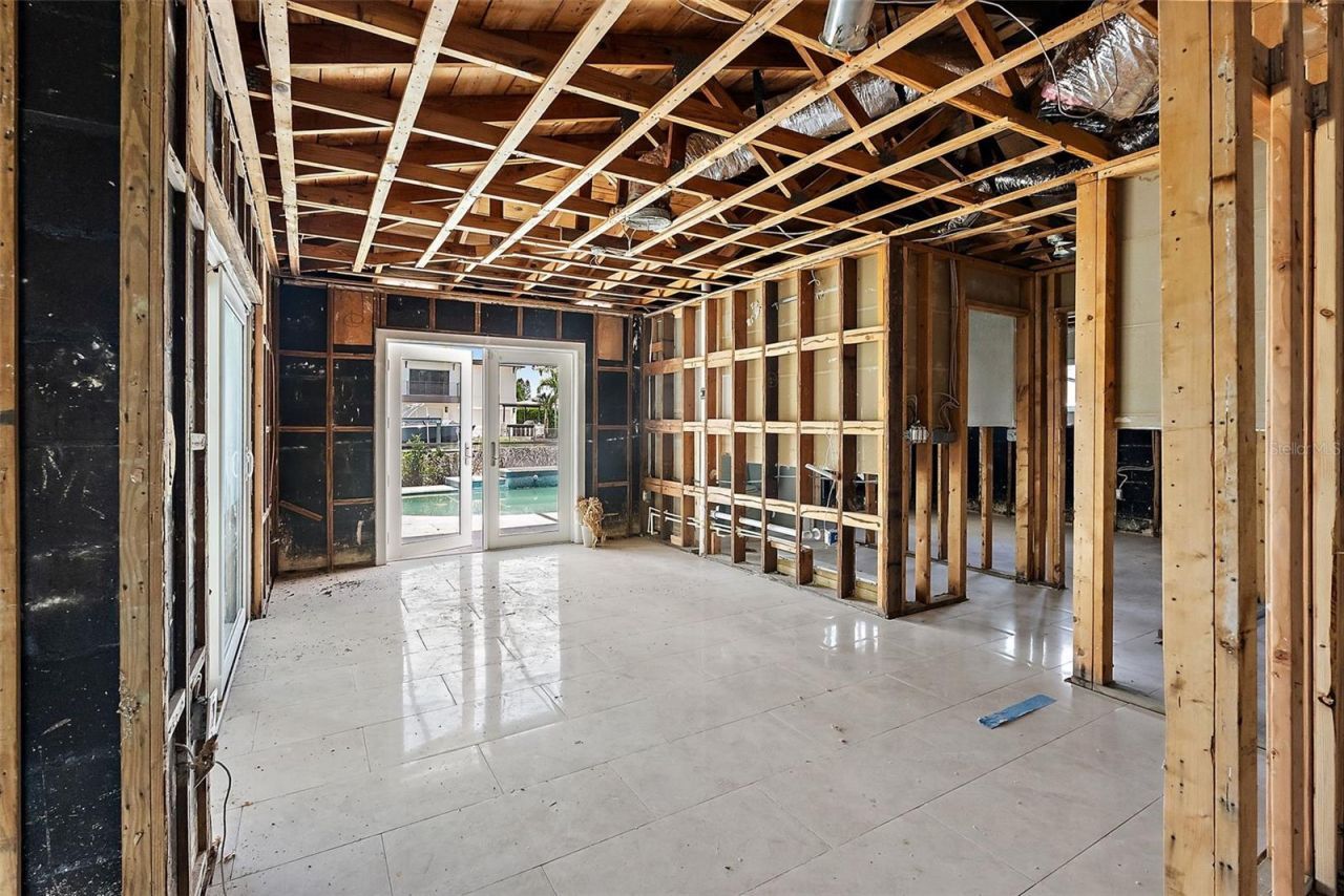 5285 Dover Street Ne, Saint Petersburg, FL 33703 Photo