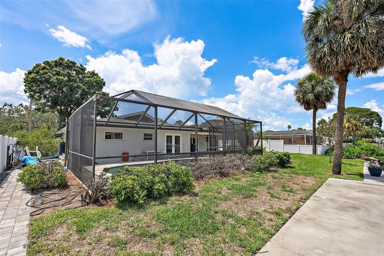 5285 Dover Street Ne, Saint Petersburg, FL 33703 Photo