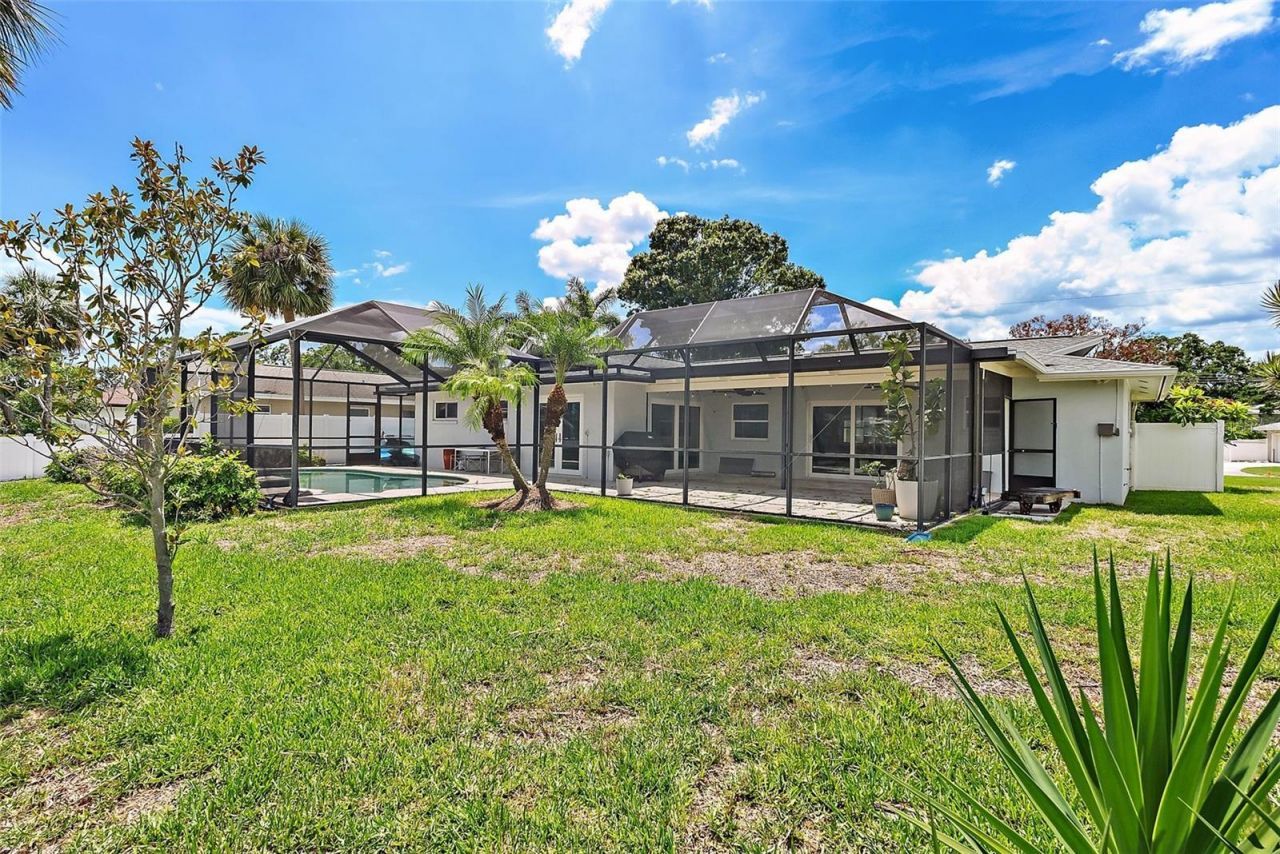 5285 Dover Street Ne, Saint Petersburg, FL 33703 Photo