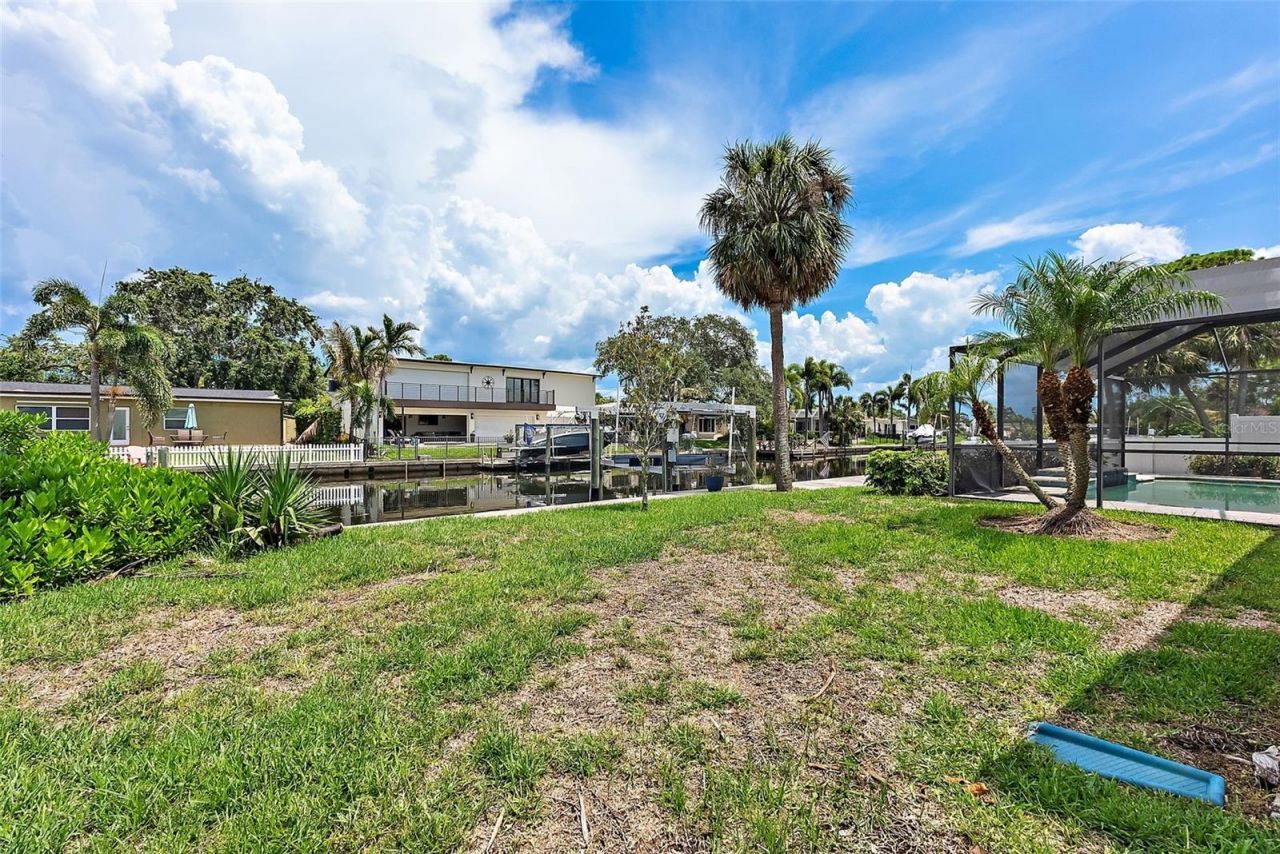 5285 Dover Street Ne, Saint Petersburg, FL 33703 Photo