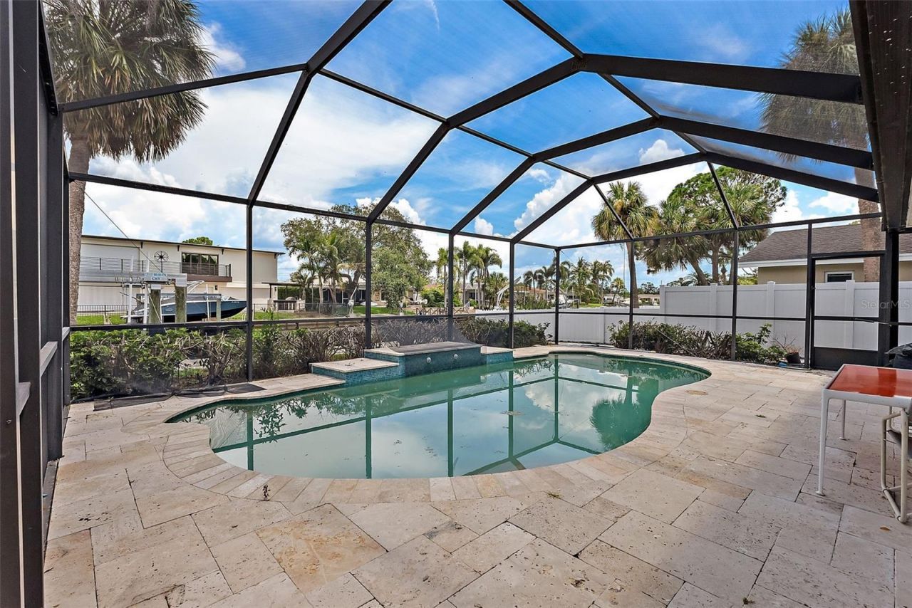 5285 Dover Street Ne, Saint Petersburg, FL 33703 Photo