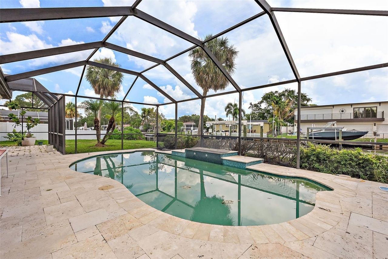 5285 Dover Street Ne, Saint Petersburg, FL 33703 Photo