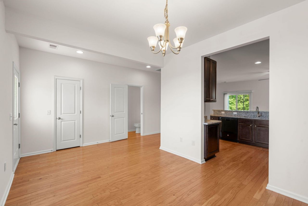 9079 Parlor Drive Photo 7