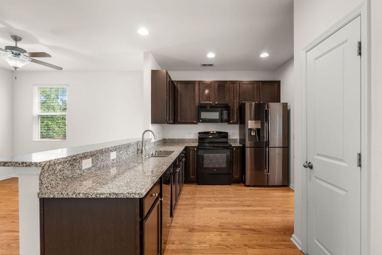 9079 Parlor Drive Photo 8