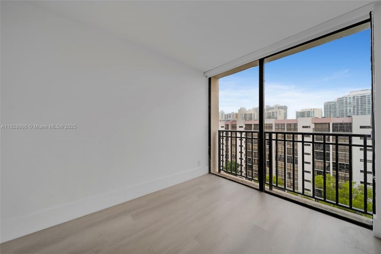 17021 N Bay Rd, Unit 1025, Sunny Isles Beach, FL 33160 Photo