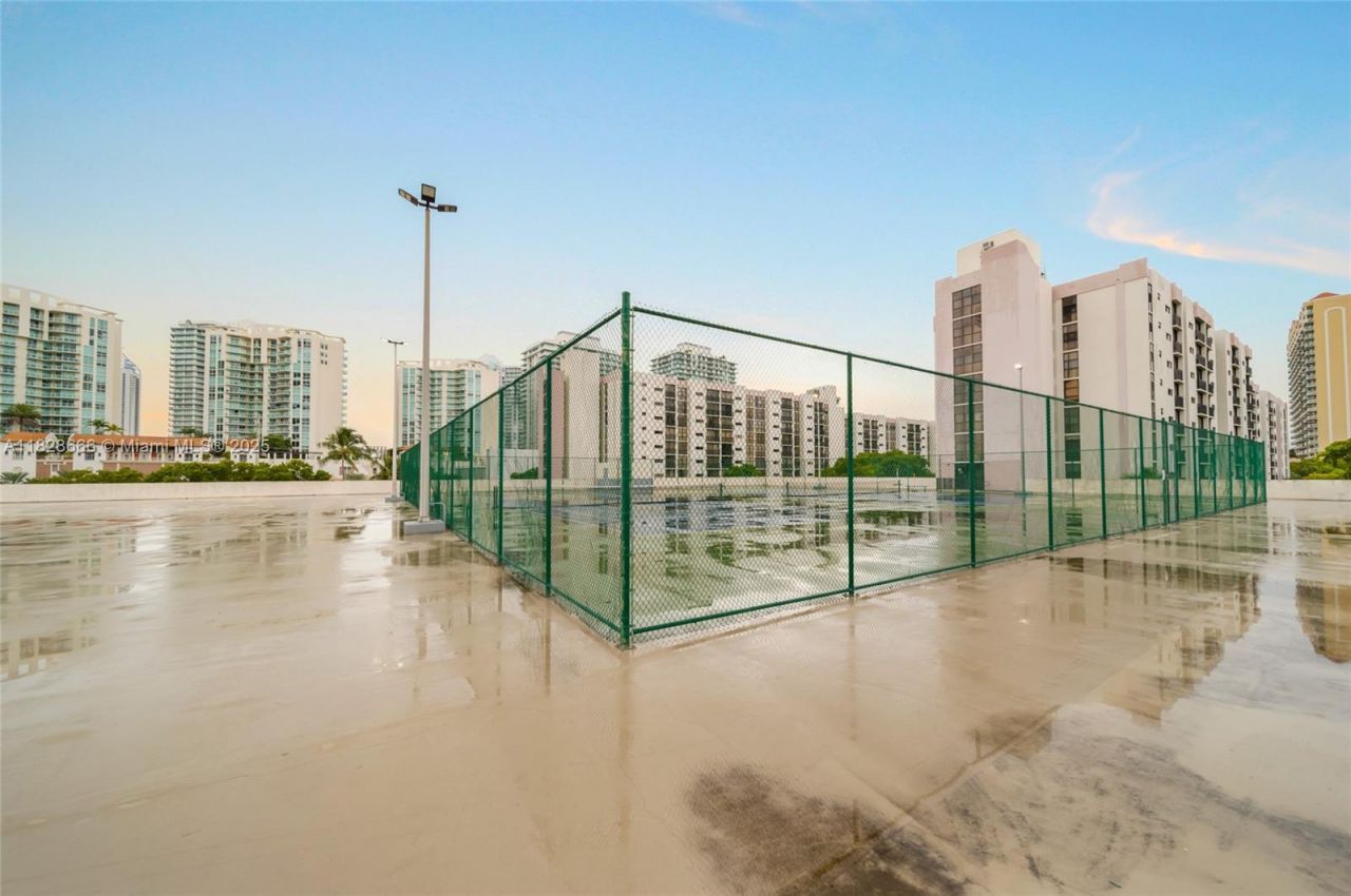 17021 N Bay Rd, Unit 1025, Sunny Isles Beach, FL 33160 Photo