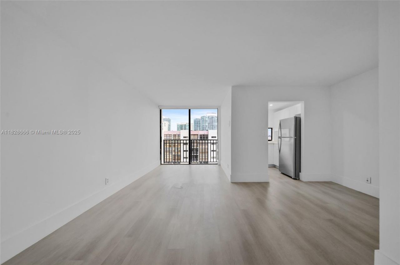 17021 N Bay Rd, Unit 1025, Sunny Isles Beach, FL 33160 Photo