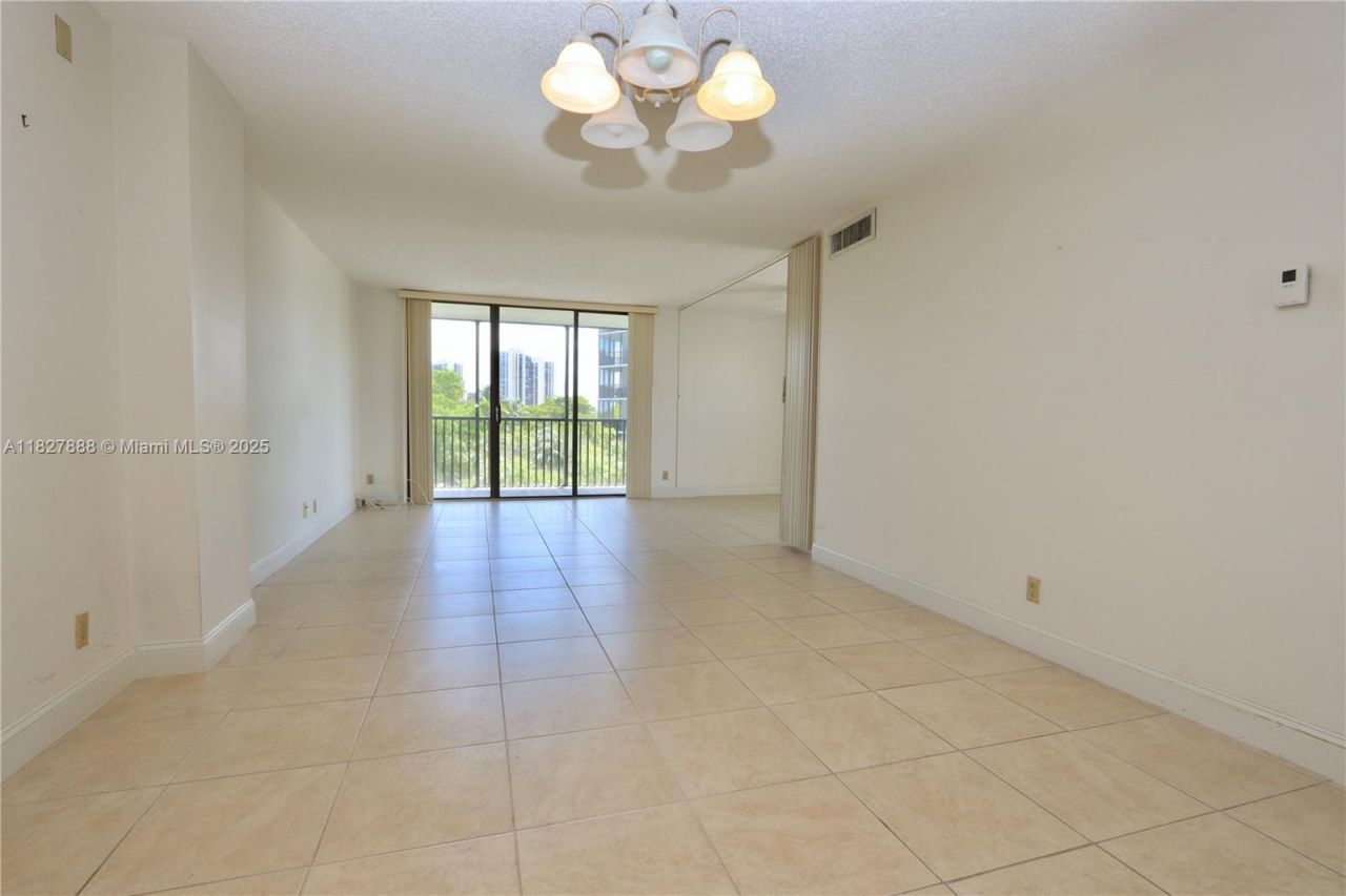 3475 N Country Club Drive, Unit 501, Aventura, FL 33180 Photo