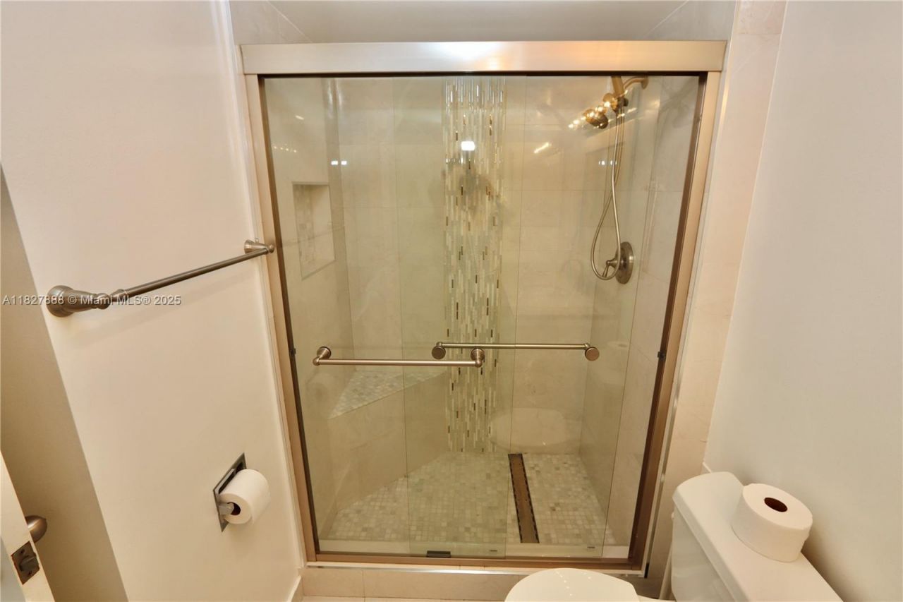 3475 N Country Club Drive, Unit 501, Aventura, FL 33180 Photo