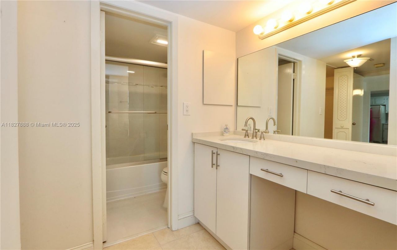3475 N Country Club Drive, Unit 501, Aventura, FL 33180 Photo